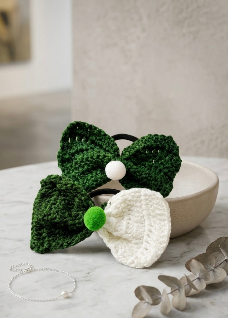 Green & White Bow pony (2 pcs)